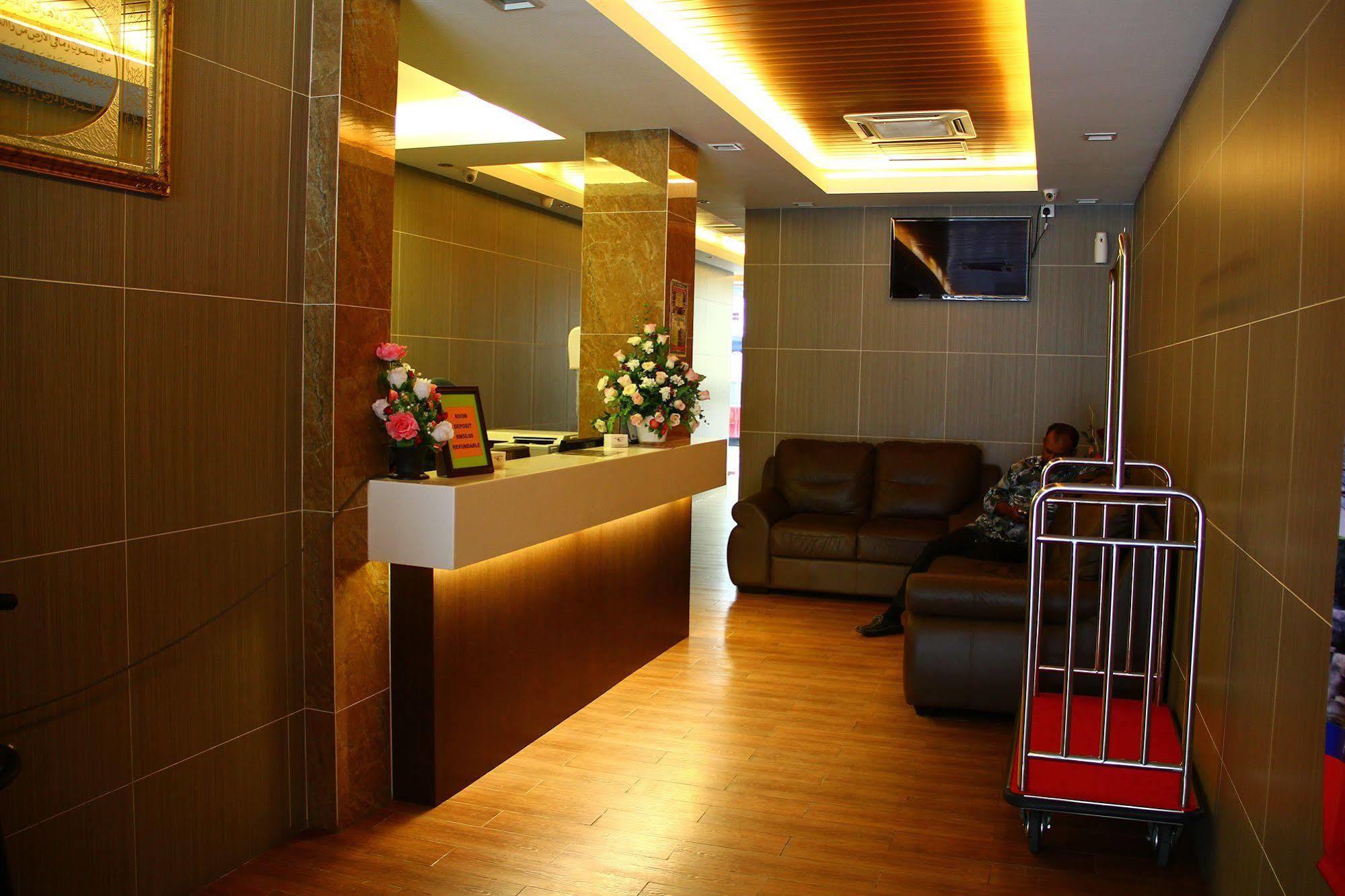Hotel Oyo 431 De Grand Orchard 2*
